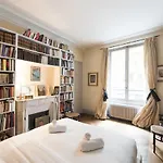Writer\'S Nest
