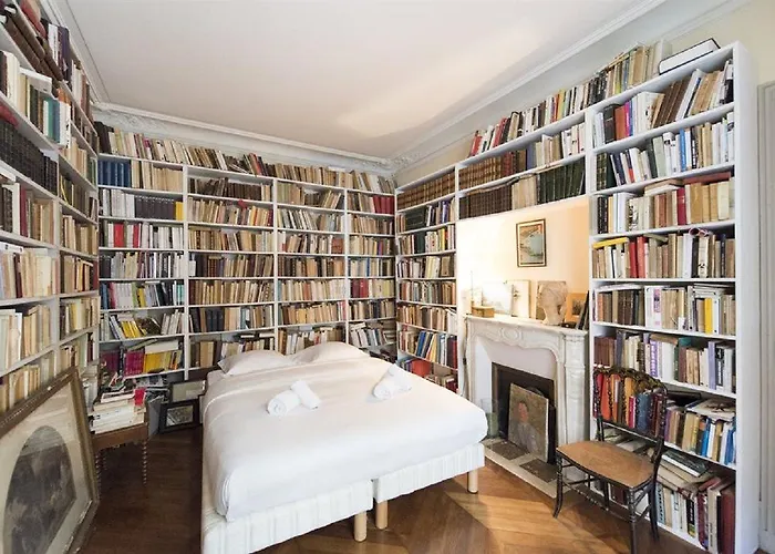 Writer\'S Nest