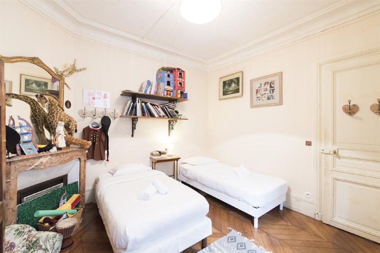 Writer's Nest Paris