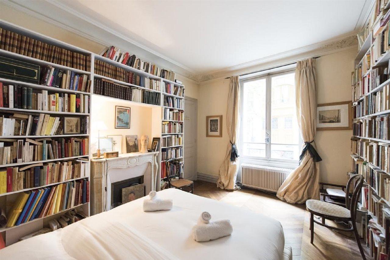 Writer's Nest Paris